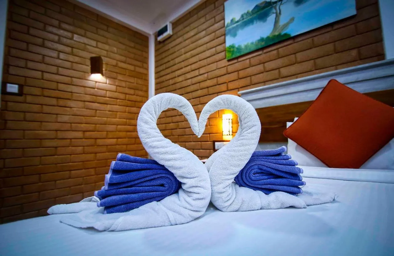 **** Hotel Habarana Lake Resort Sigiriya Sri Lanka