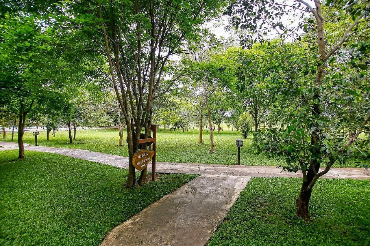 Hotel Habarana Lake Resort Sigiriya